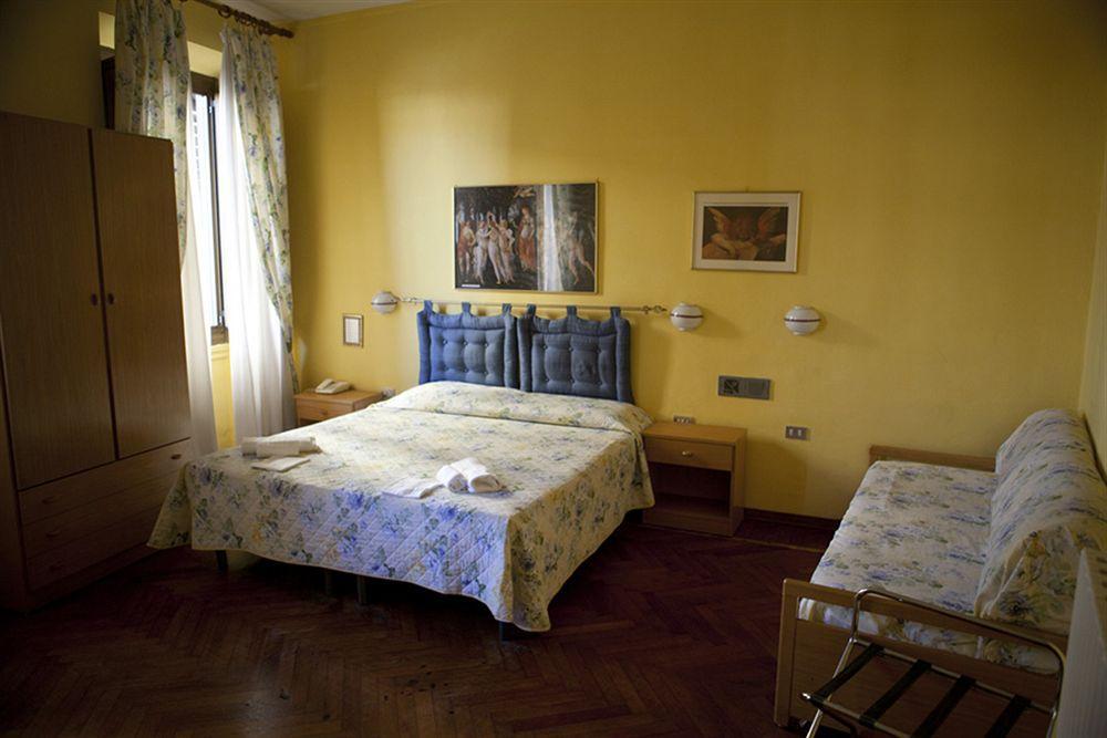 Hotel Lombardia Florence Exterior photo